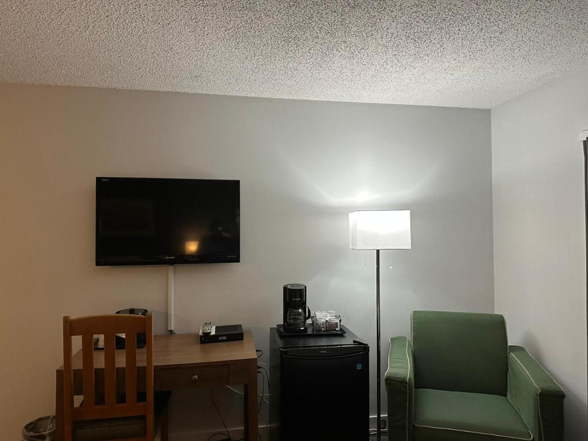 Wells Gray Hotel